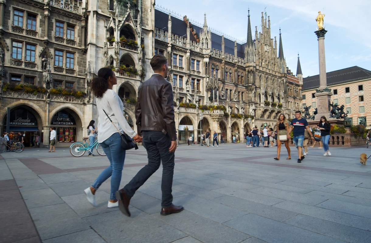 Innenstadt_Muenchen_Hotel_Marc_Model_Frau_Mann_2