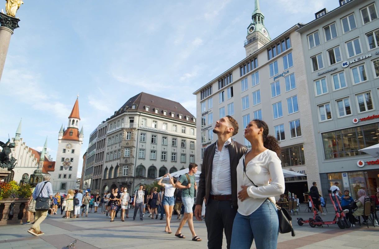 Innenstadt_Muenchen_Hotel_Marc_Model_Frau_Mann_3