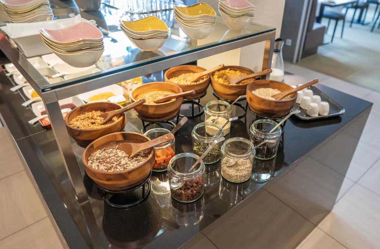 Muenchen-Hotel-Marc-Fruehstueck-Buffet-Muesli-2